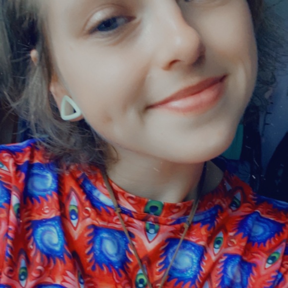 Meet your Posher, Ashley - Picture 3 of 6